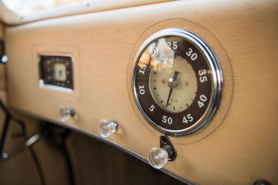 Панель приборов Delahaye 135 M Cabriolet par Portout 1949 года  (фото 13 из 25)